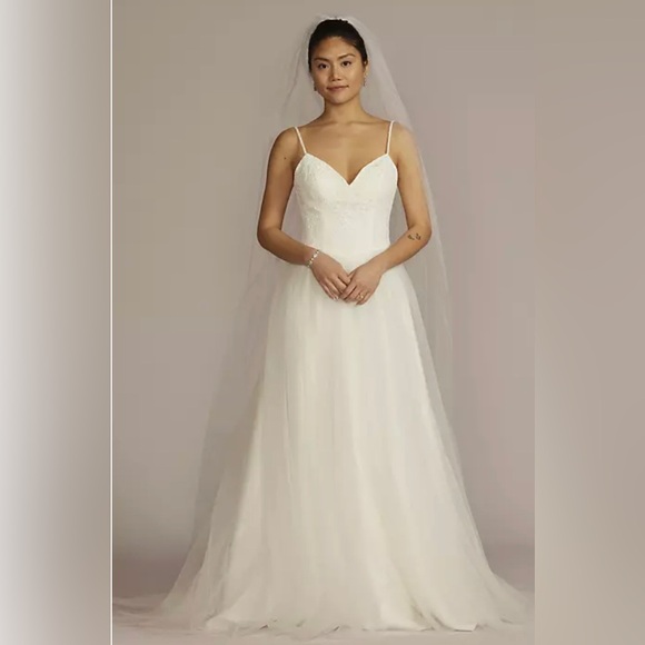 NWT Size 4 David’s Bridal Basque Waist Lace Bodice Wedding Dress - Picture 1 of 11